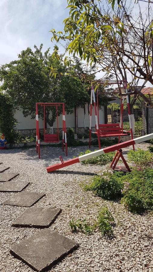 Casa Ellamy Hotell Două Mai Exteriör bild