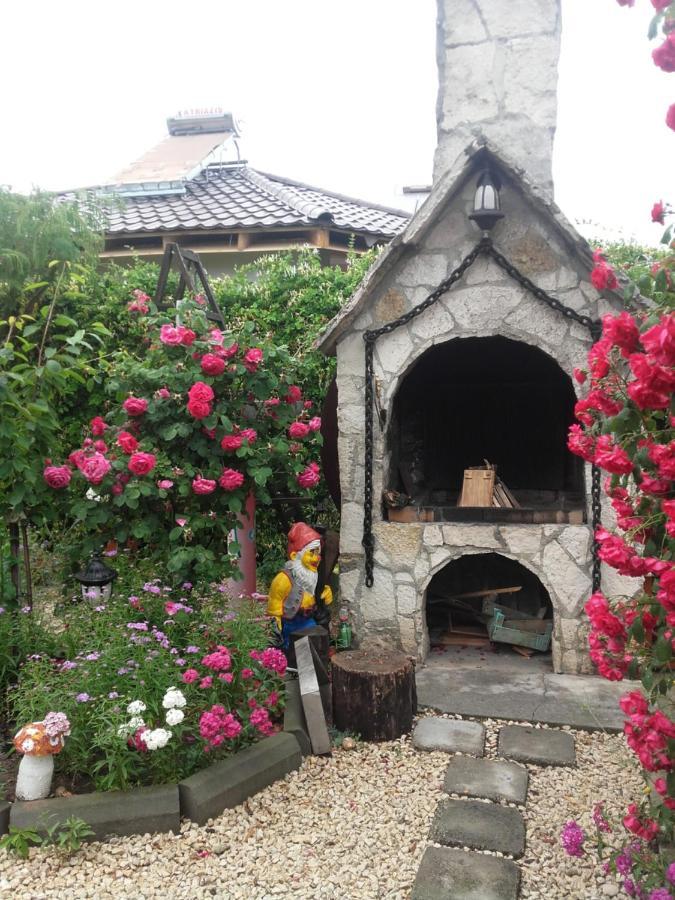 Casa Ellamy Hotell Două Mai Exteriör bild
