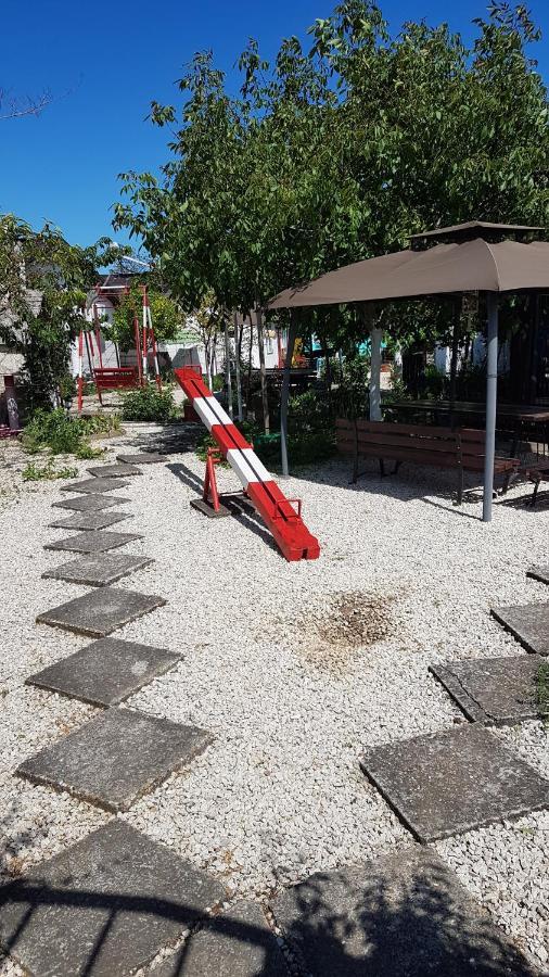 Casa Ellamy Hotell Două Mai Exteriör bild