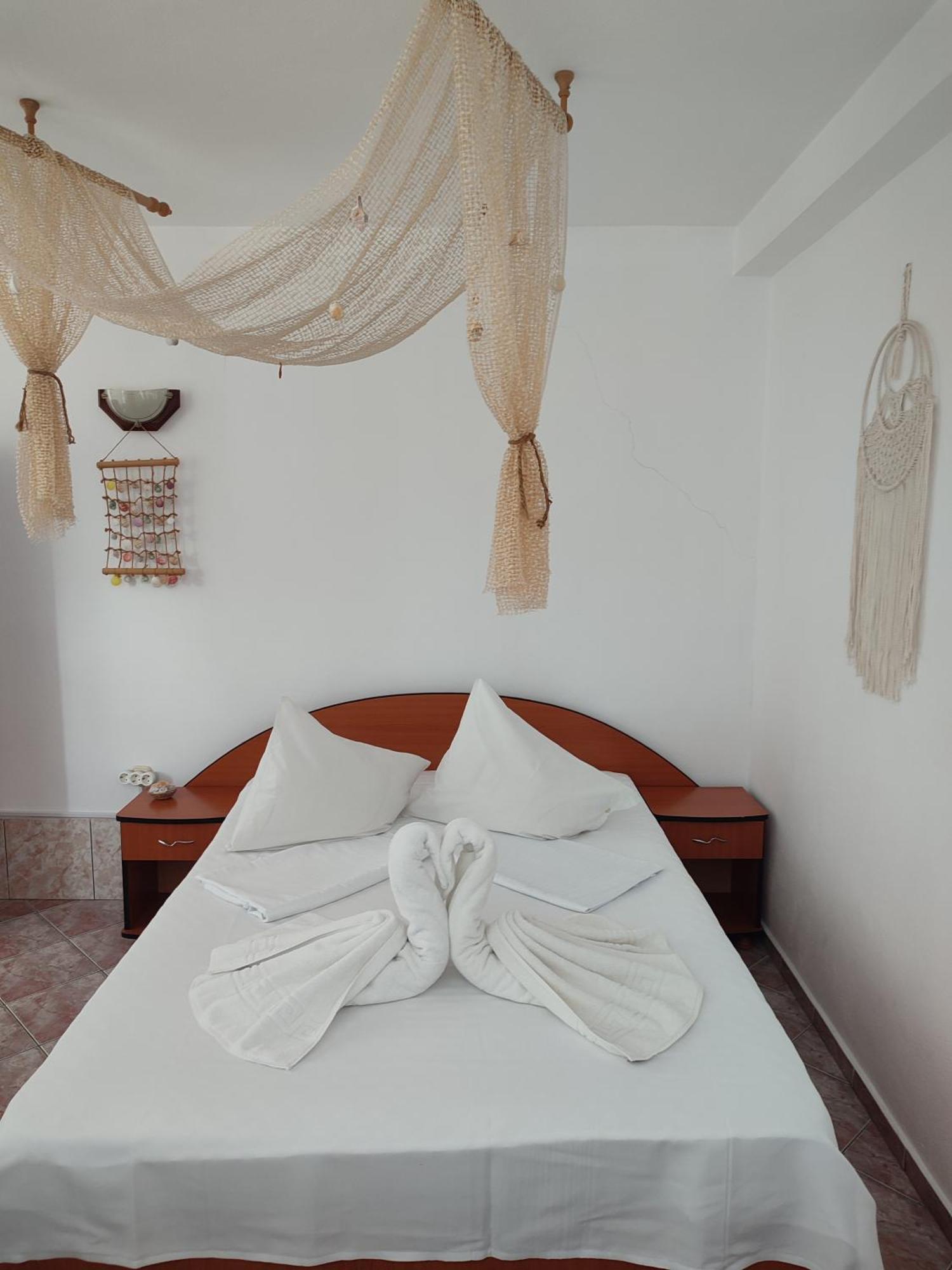 Casa Ellamy Hotell Două Mai Exteriör bild