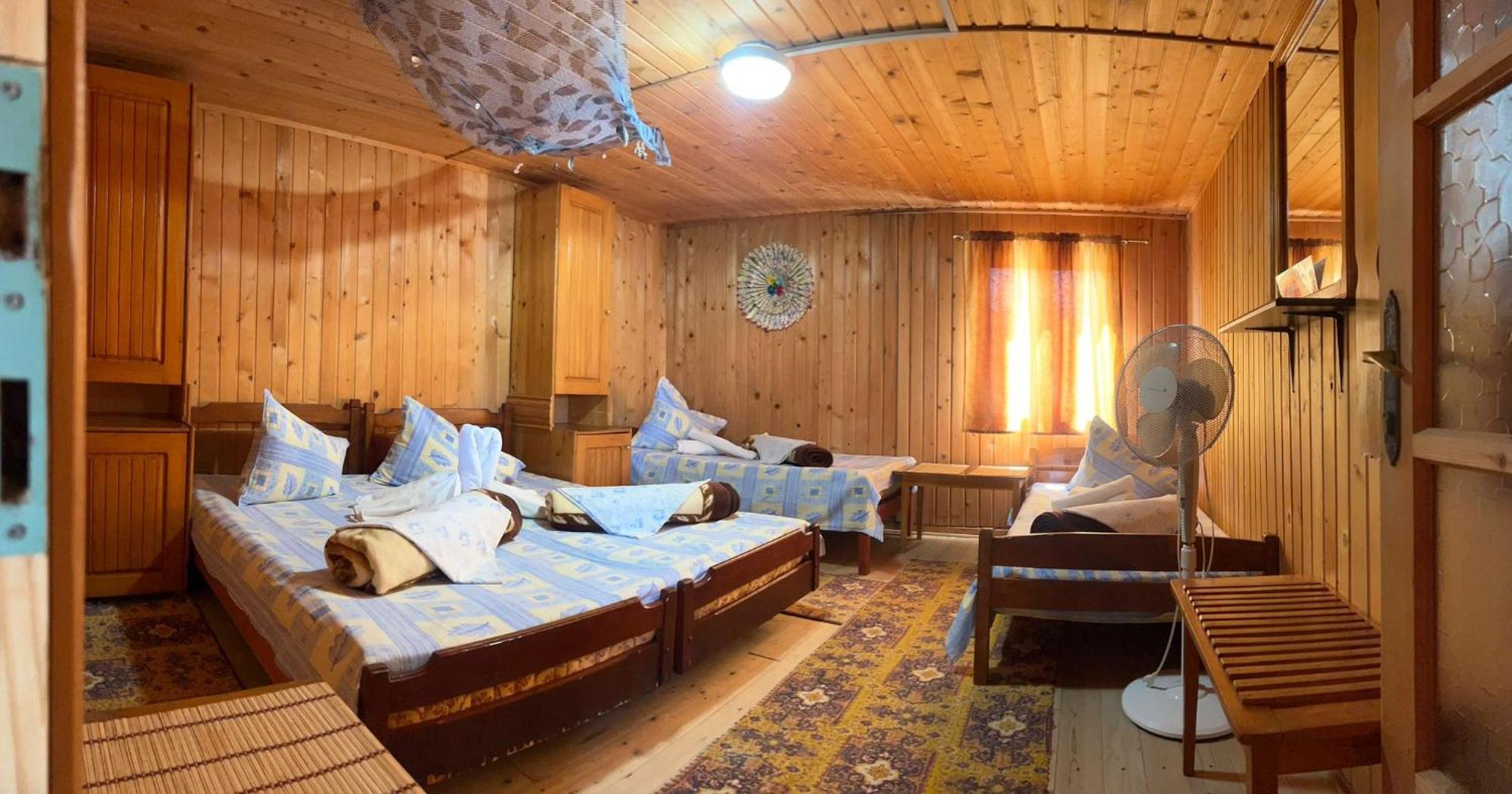 Casa Ellamy Hotell Două Mai Exteriör bild