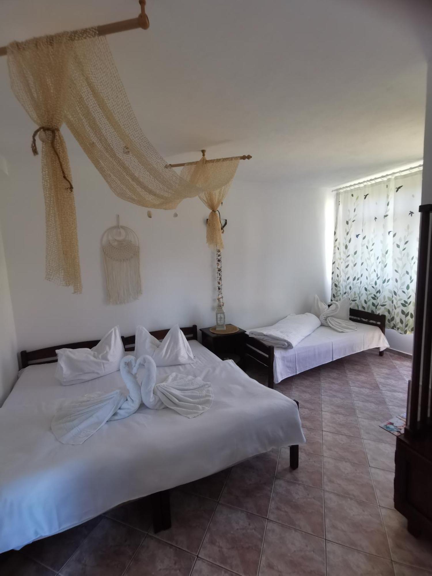 Casa Ellamy Hotell Două Mai Exteriör bild