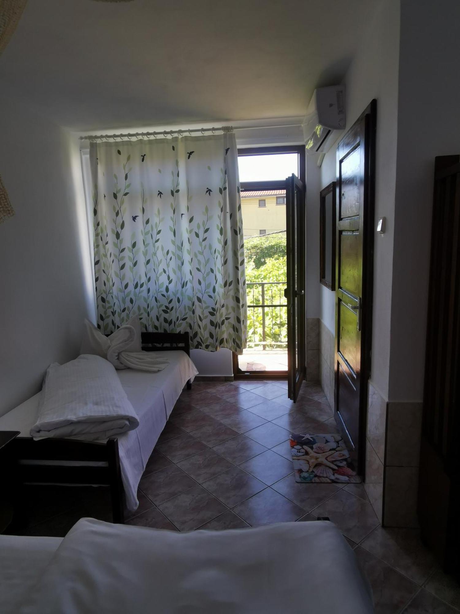 Casa Ellamy Hotell Două Mai Exteriör bild